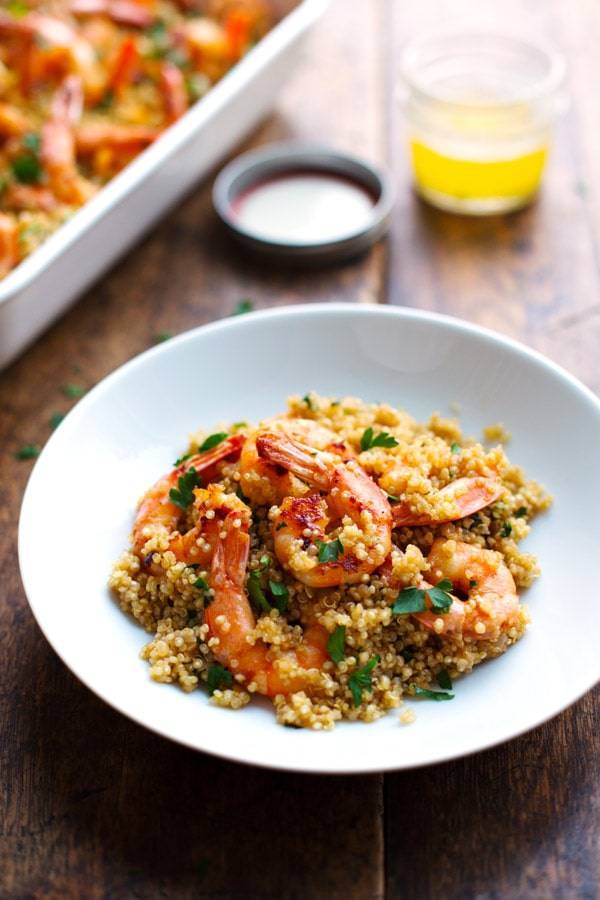 Garlic Butter Shrimp and Quinoa- a simple 30 minute dinner that is garlic butter delicious. 300 calories.. | pinchofyum.com